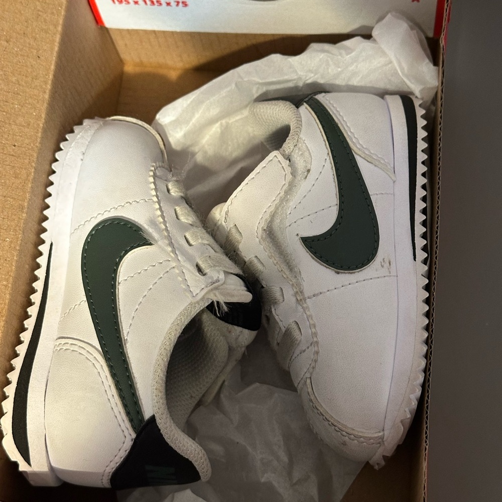 Nike Kids White and Dark Green Sneakers